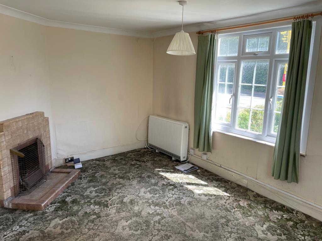 Lot: 73 - CHARACTER COTTAGE REQUIRING MODERNISATION -